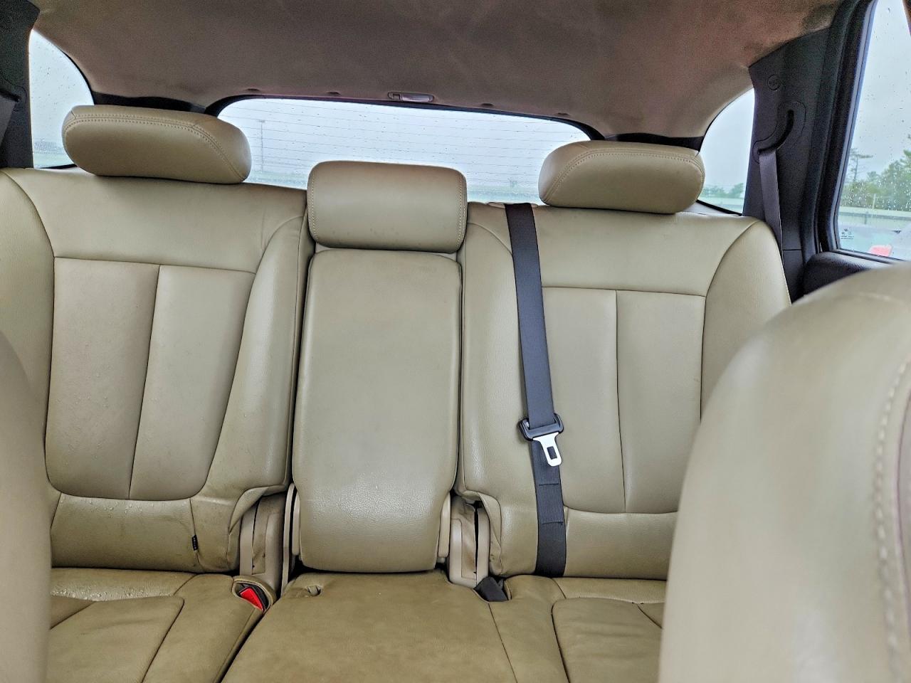 2010 Hyundai Santa Fe Gls White vin: 5NMSG3AB3AH388901