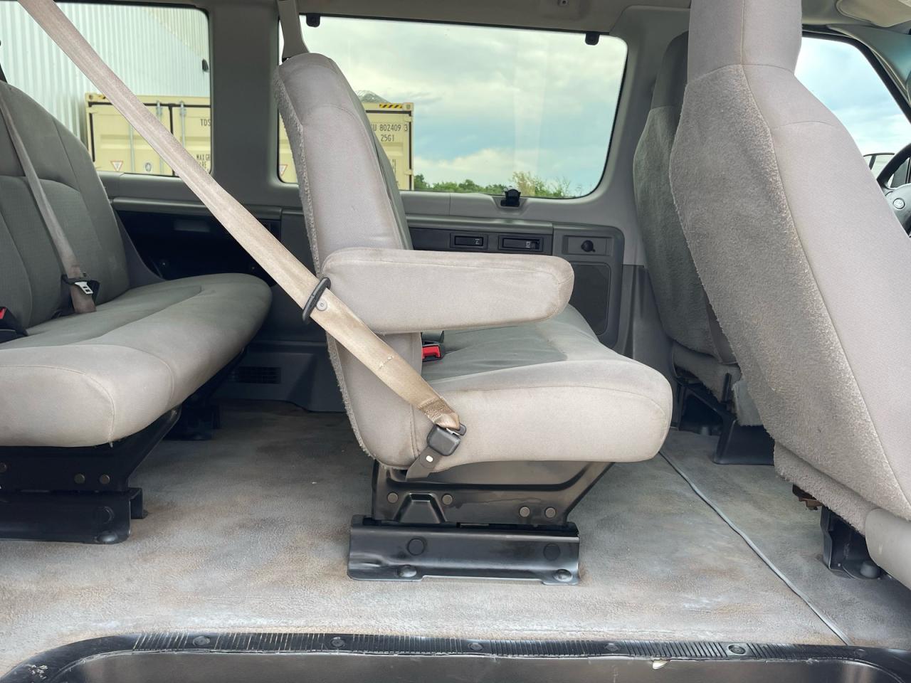 2013 Ford Econoline E350 Super Duty Wagon White vin: 1FBNE3BL4DDA99277