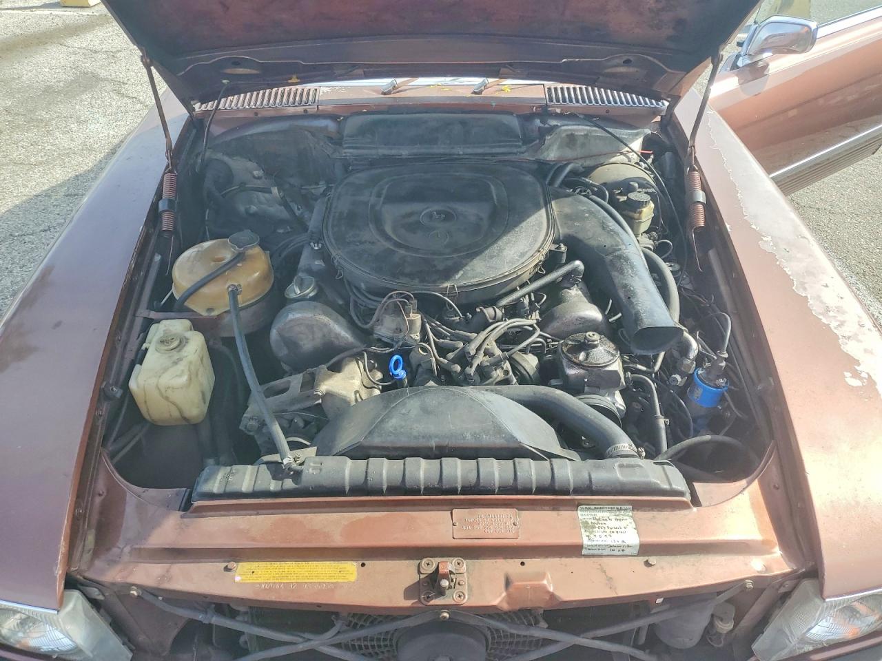 1977 Mercedes Benz 450 Коричневый vin: 10704412035605