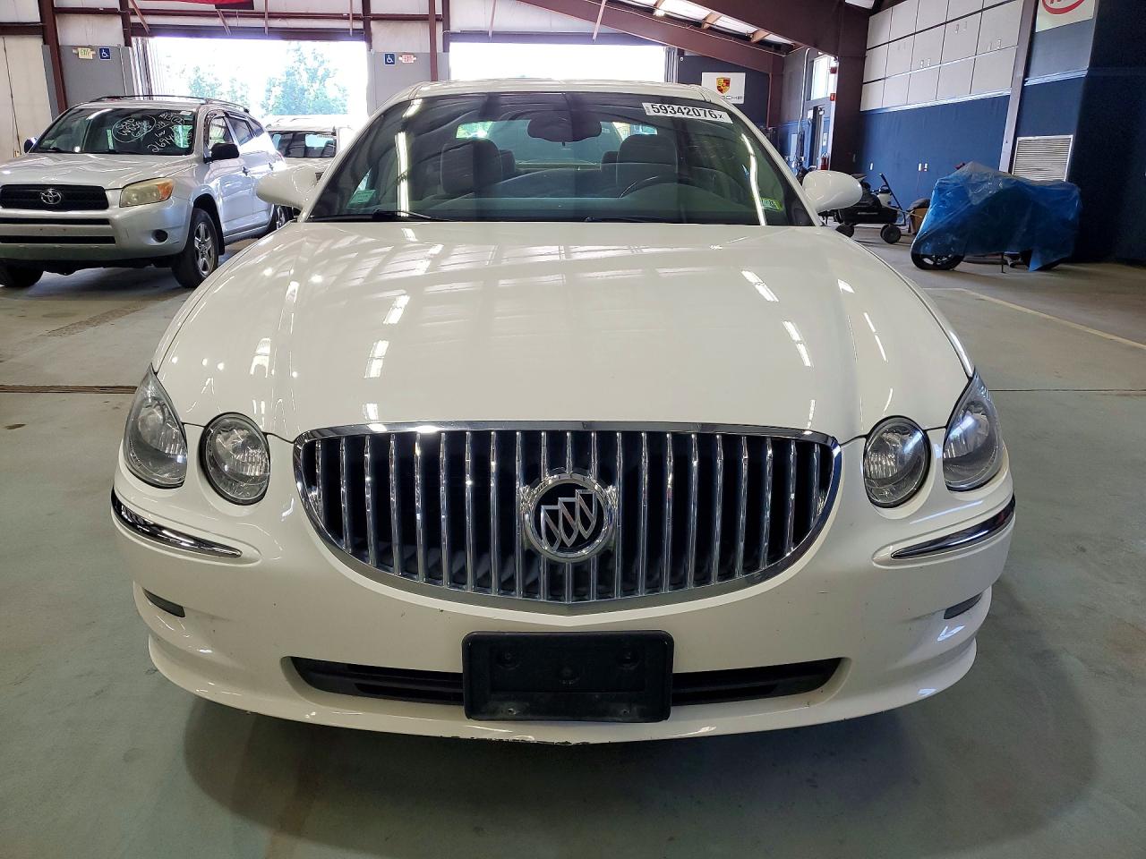 2008 Buick Lacrosse Cx White vin: 2G4WC582481136115