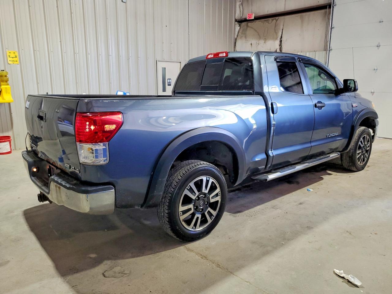2010 Toyota Tundra Double Cab Sr5 Gray vin: 5TFUW5F15AX117336