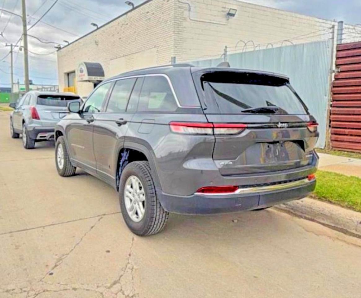 2023 Jeep Grand Cherokee Laredo Коричневый vin: 1C4RJHAG3P8710990