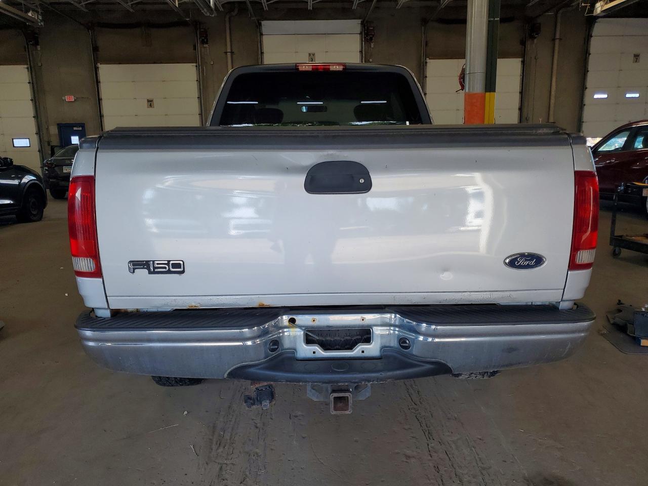 2002 Ford F150 Silver vin: 1FTRX18L02NC10062