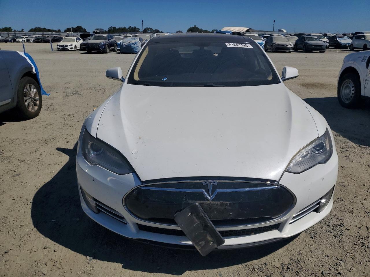 2014 Tesla Model S White vin: 5YJSA1H16EFP35003