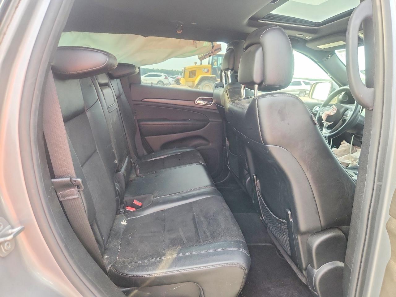 2018 Jeep Grand Cherokee Laredo Серебряный vin: 1C4RJEAGXJC241884