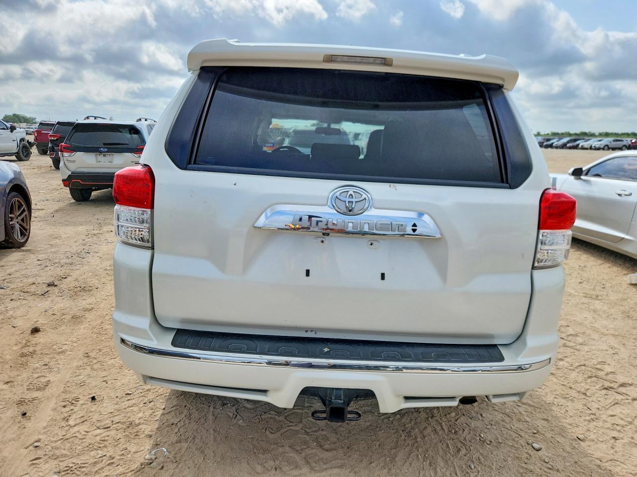 2013 Toyota 4runner Limited White vin: JTEZU5JR1D5055776