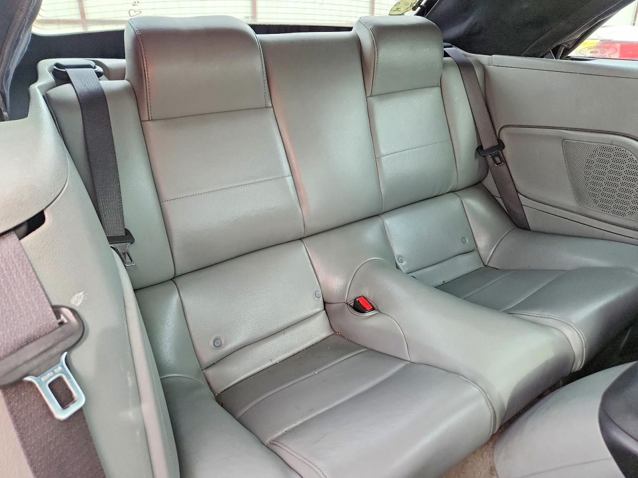 2007 Ford Mustang Серебряный vin: 1ZVHT84N275284692