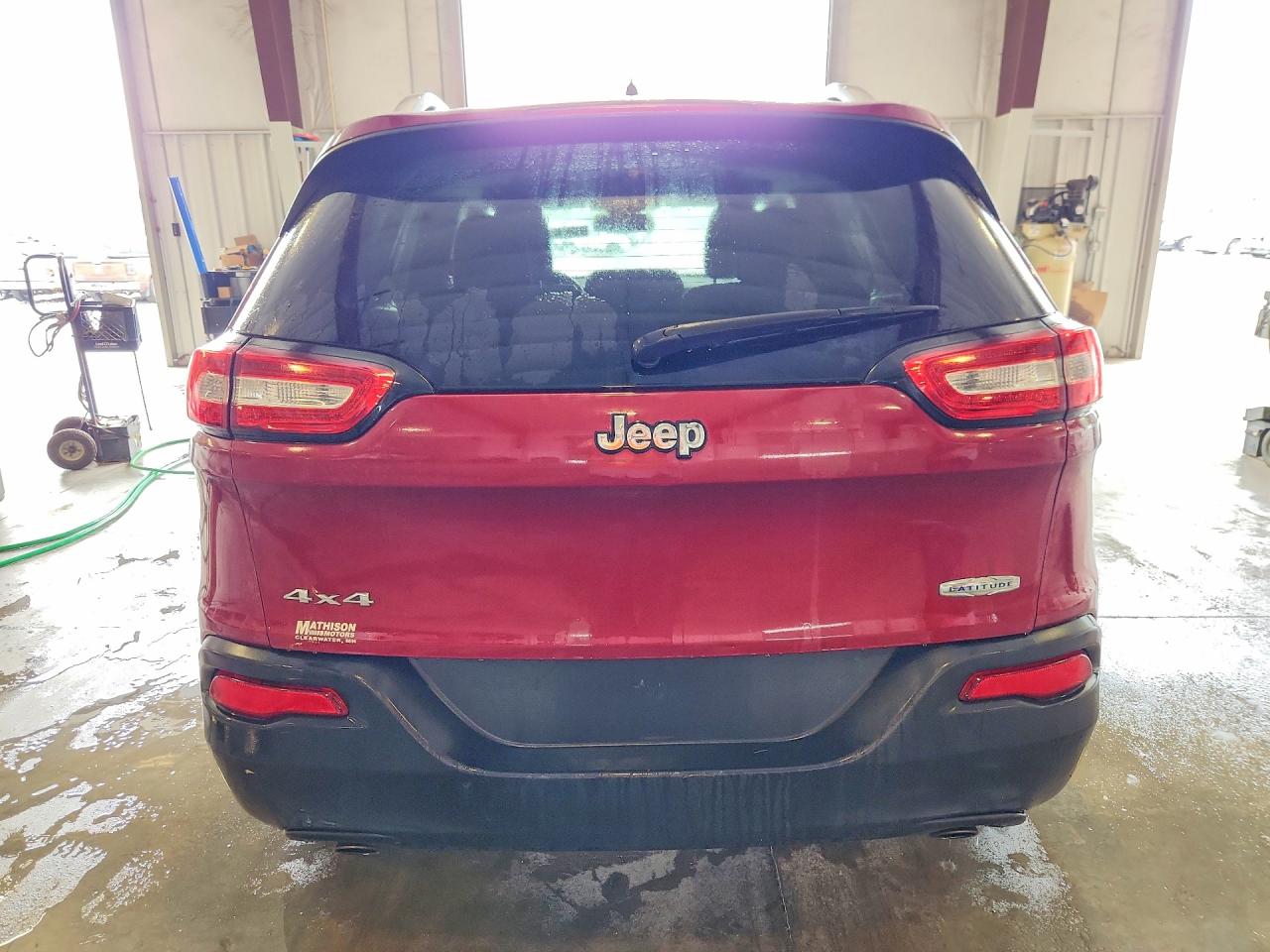 2014 Jeep Cherokee Latitude Red vin: 1C4PJMCSXEW232433