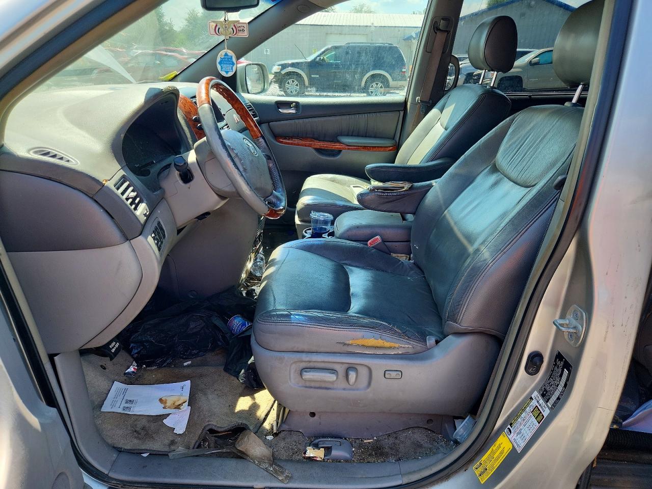 2007 Toyota Sienna Xle Limited 7-passenger Silver vin: 5TDZK22C17S091985