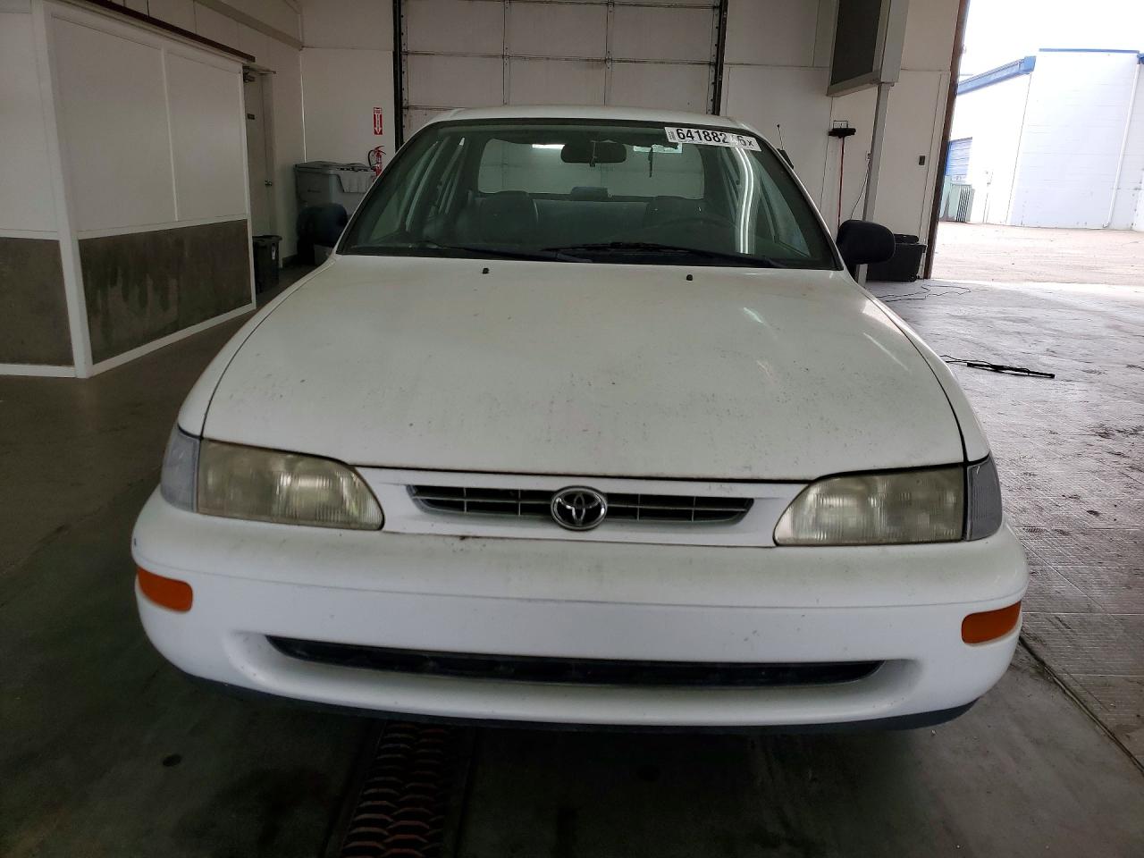 1996 Toyota Corolla Base White vin: 2T1BA02E5TC112172