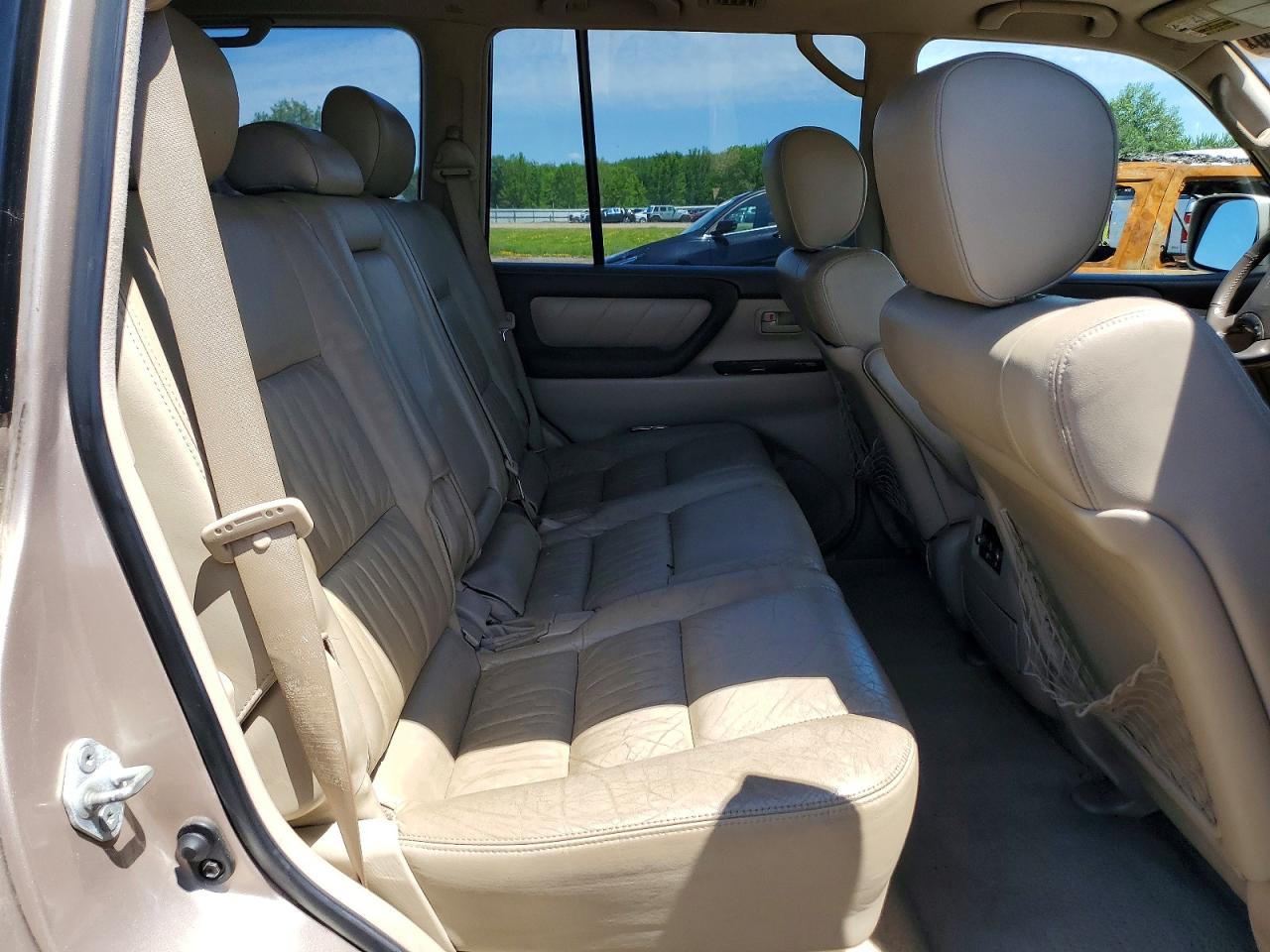 2005 Toyota Land Cruiser Base Gold vin: JTEHT05J152070853