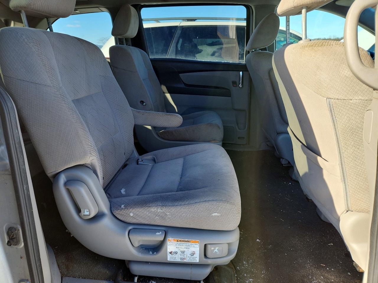 2014 Honda Odyssey Lx Silver vin: 5FNRL5H28EB139058