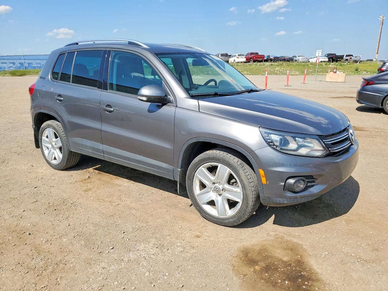 2015 Volkswagen Tiguan S Gray vin: WVGJV7AX7FW544216