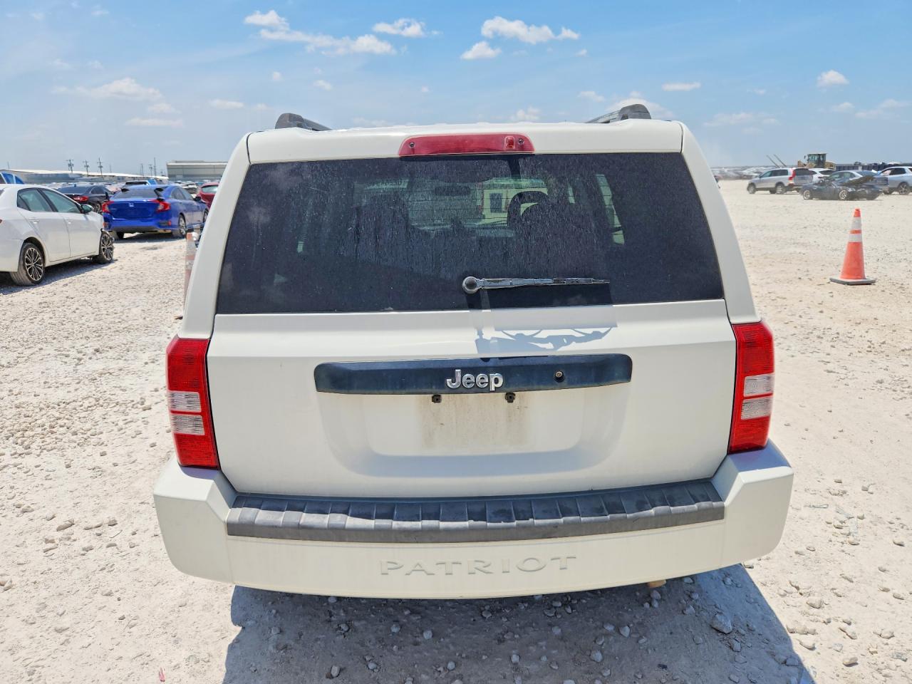 2008 Jeep Patriot Sport White vin: 1J8FT28058D554147