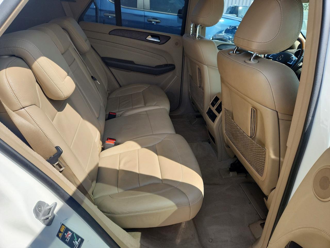 2015 Mercedes-benz Ml 400 4matic Белый vin: 4JGDA5GBXFA475799