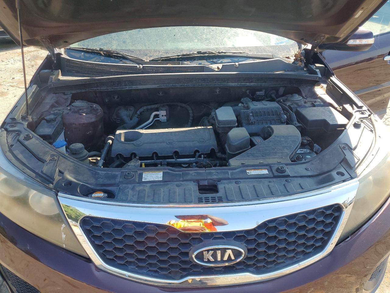 2011 Kia Sorento Lx Burgundy vin: 5XYKTCA18BG074529