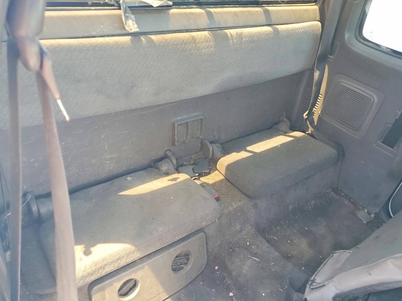 1996 Toyota Tacoma Base White vin: 4TAVL52N5TZ192613