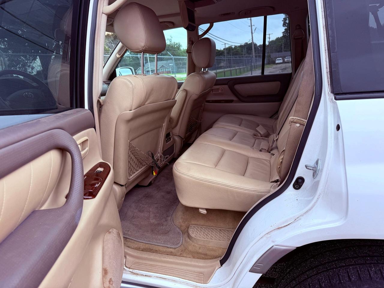 2007 Toyota Land Cruiser Base White vin: JTEHT05J472113682