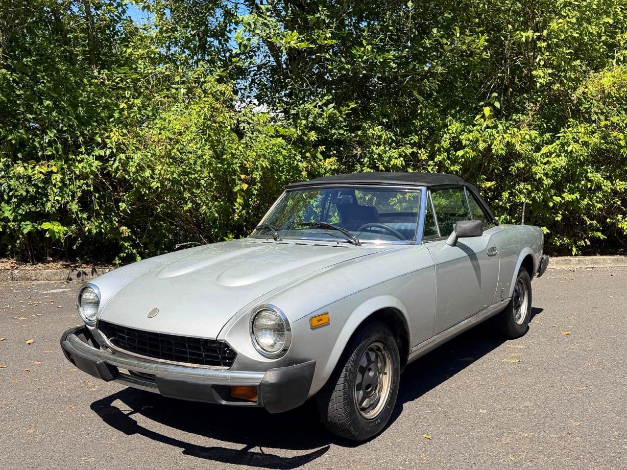 1980 Fiat 124 Spider Silver vin: 124CS20160757