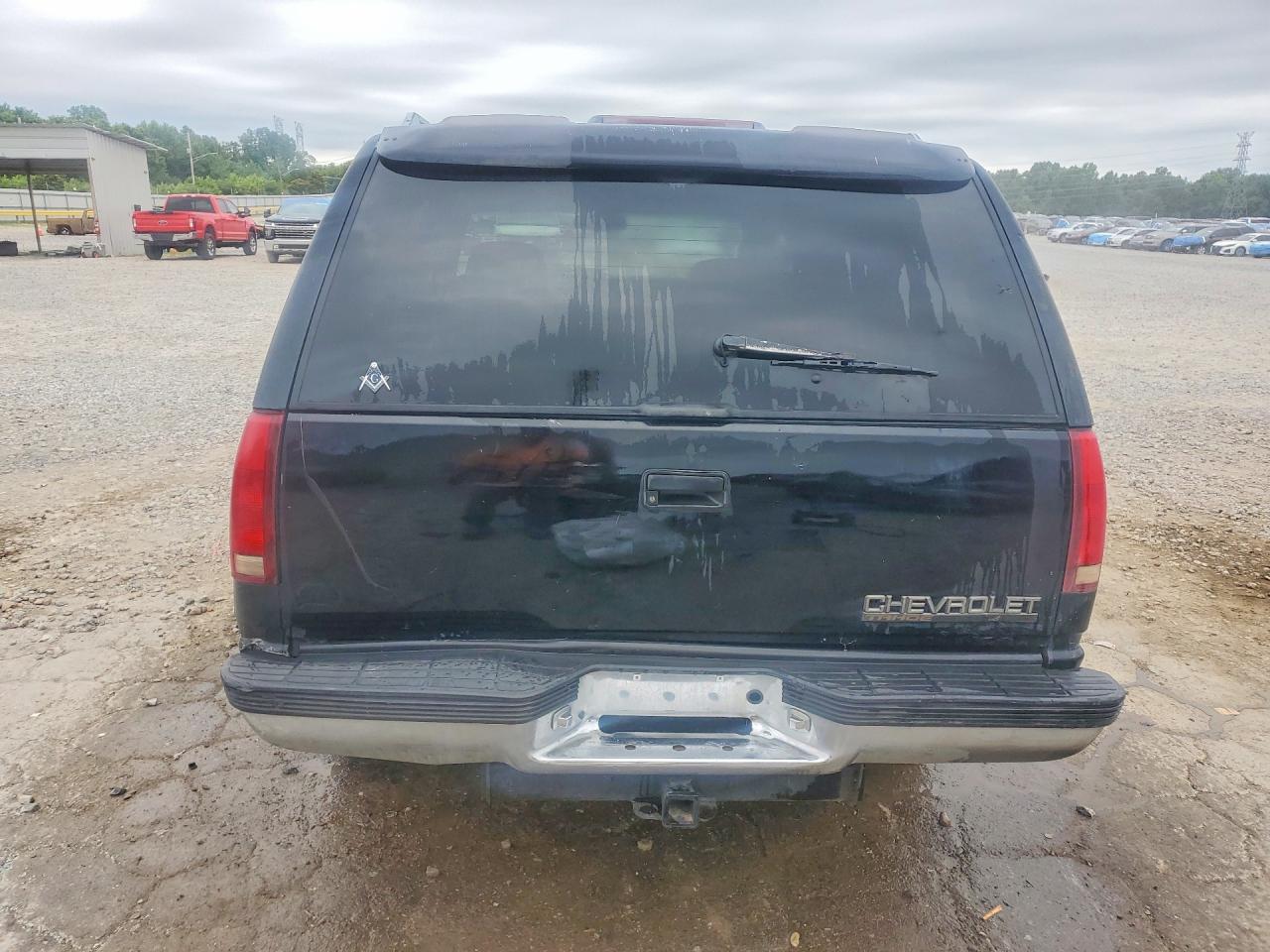 1998 Chevrolet Tahoe C1500 Черный vin: 1GNEC13R5WJ358119