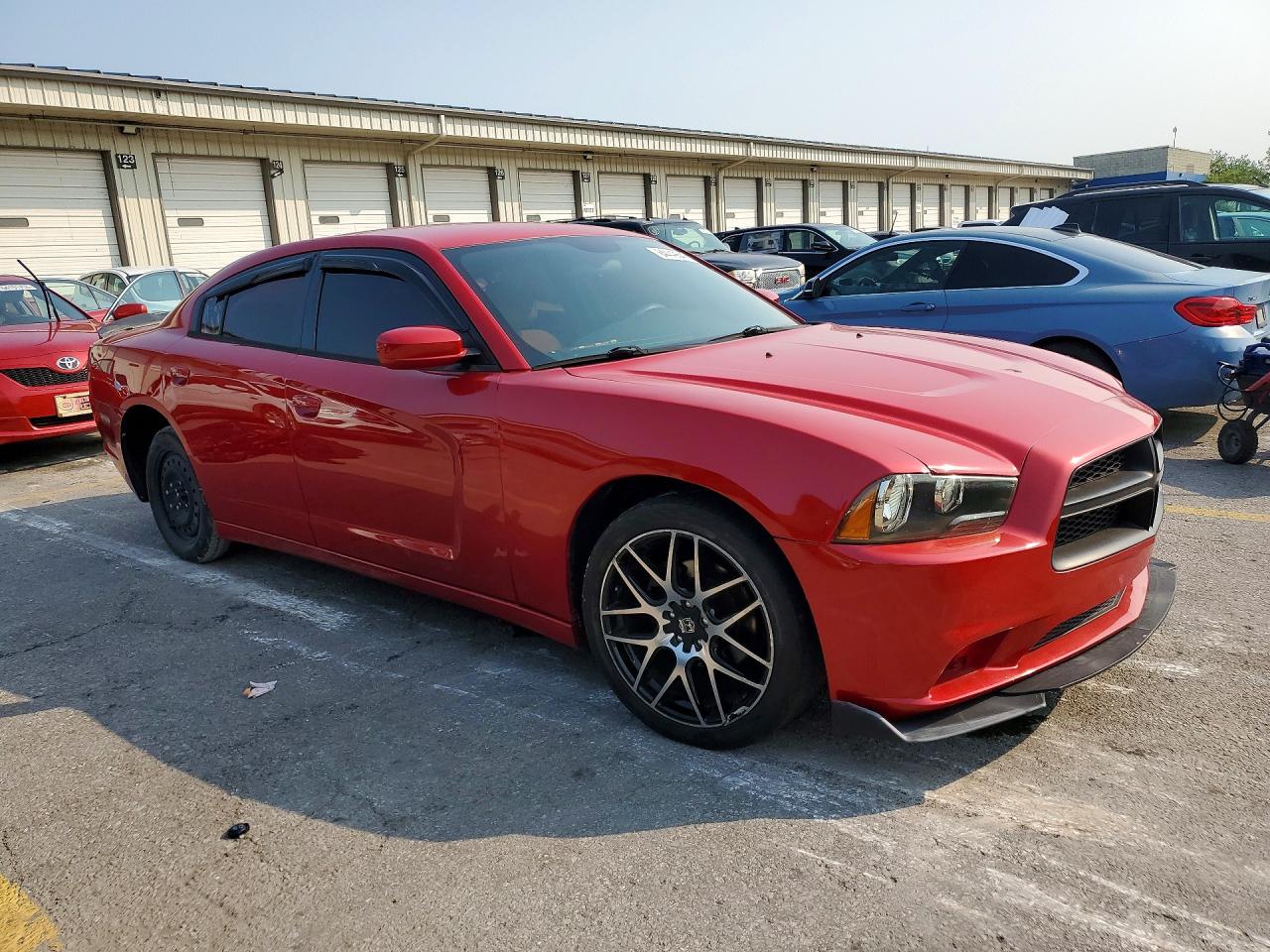 2011 Dodge Charger Red vin: 2B3CL3CG7BH538340