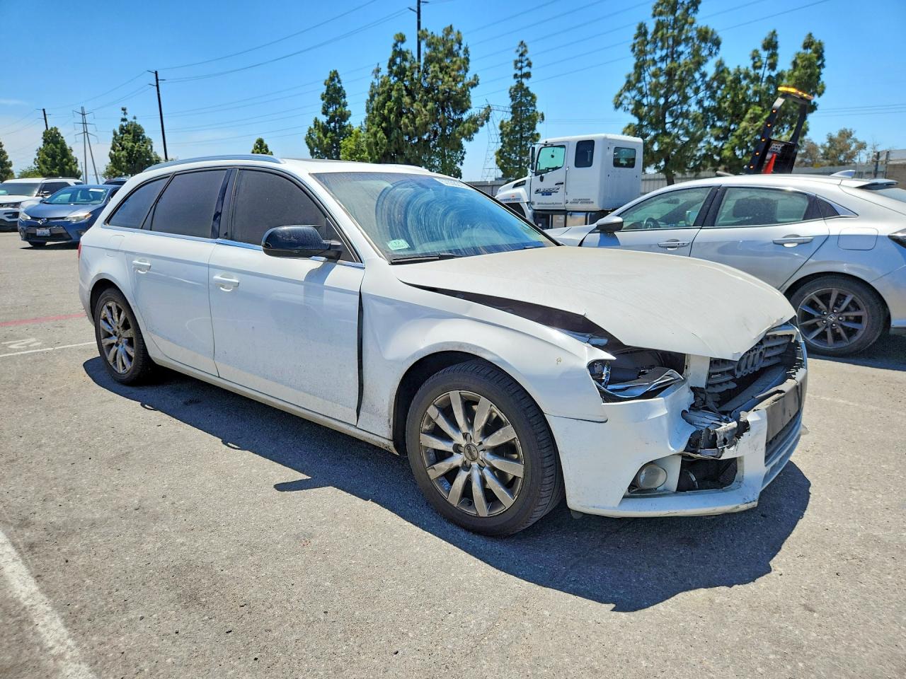 2010 Audi A4 Premium Plus Белый vin: WAUWFAFL3AA140049