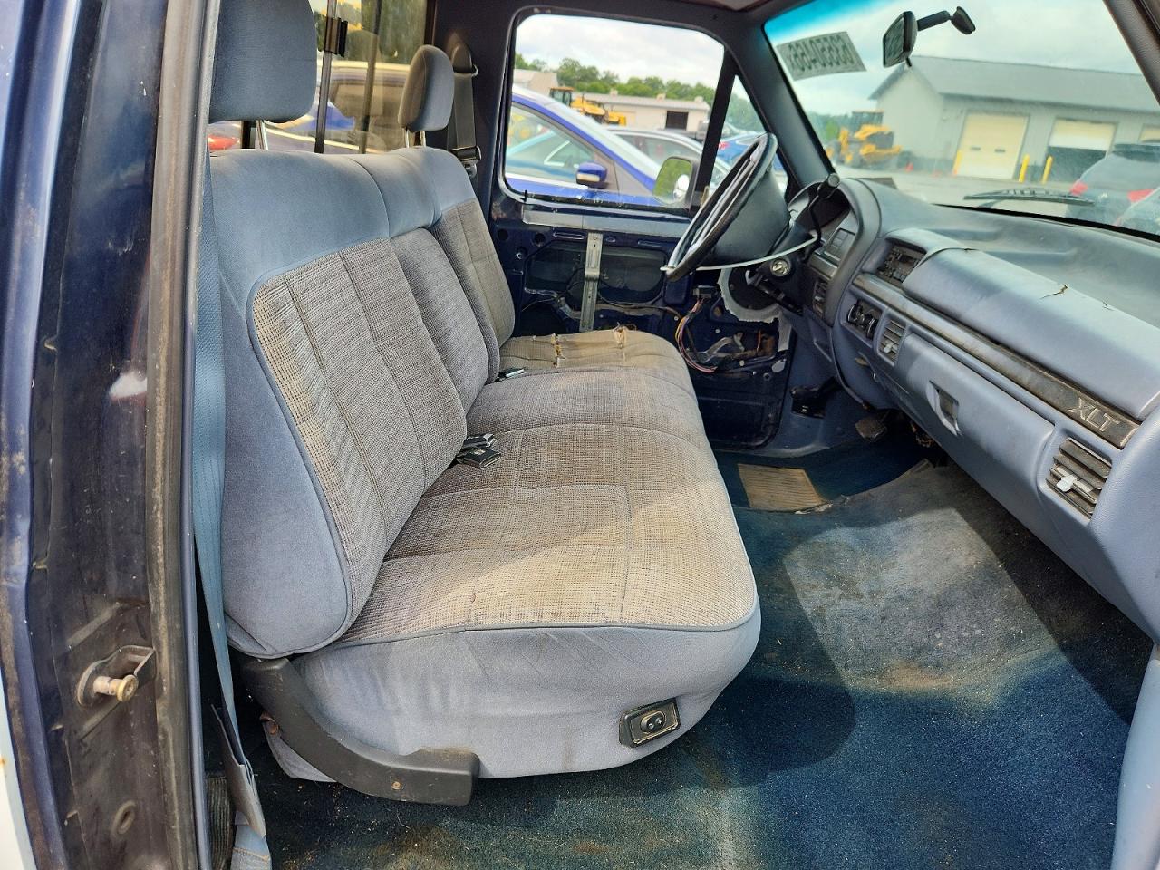 1993 Ford F150 Blue vin: 1FTDF15N3PLA47090