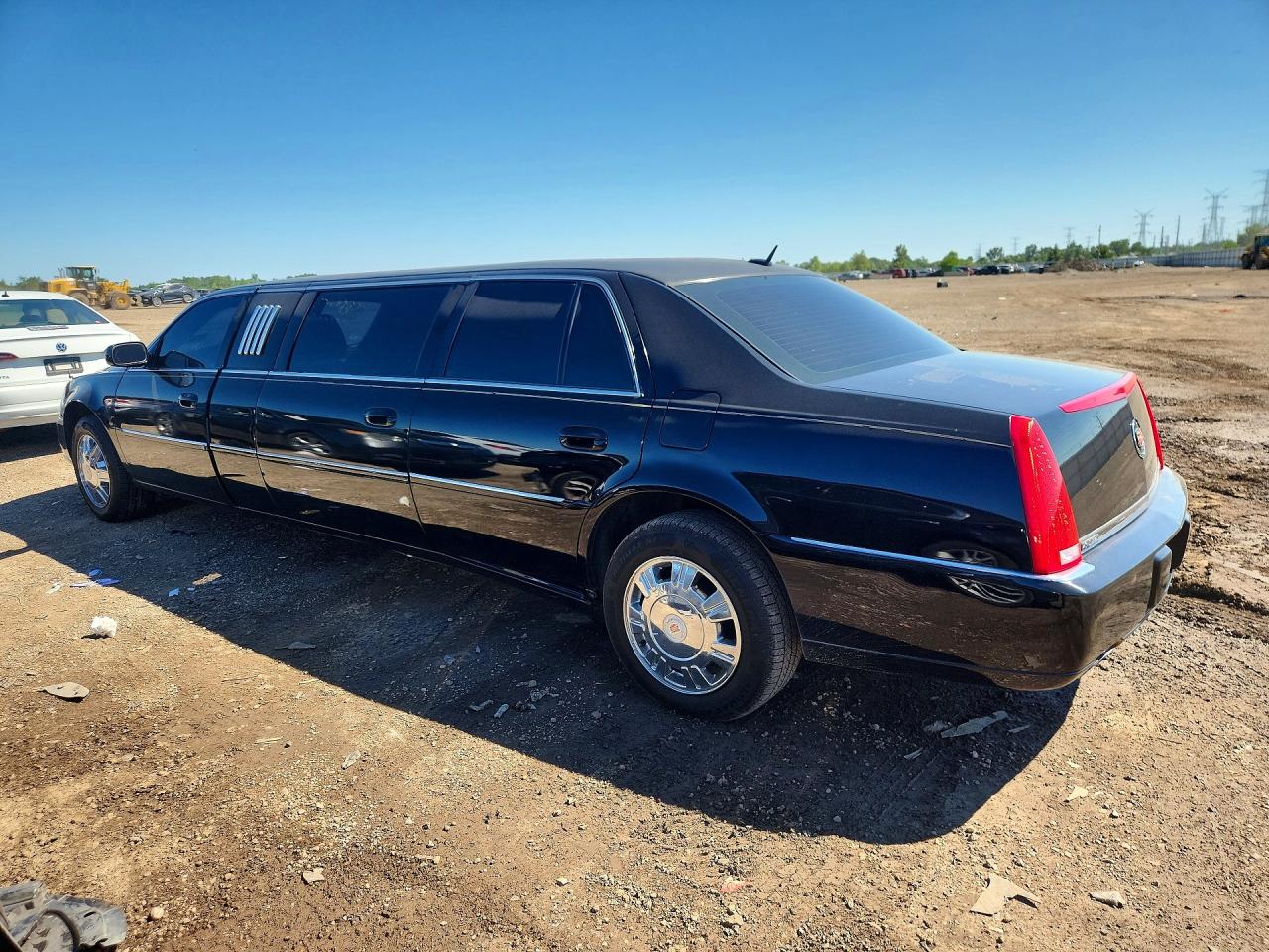 2008 Cadillac Professional Chassis Black vin: 1GEEK90YX8U550554