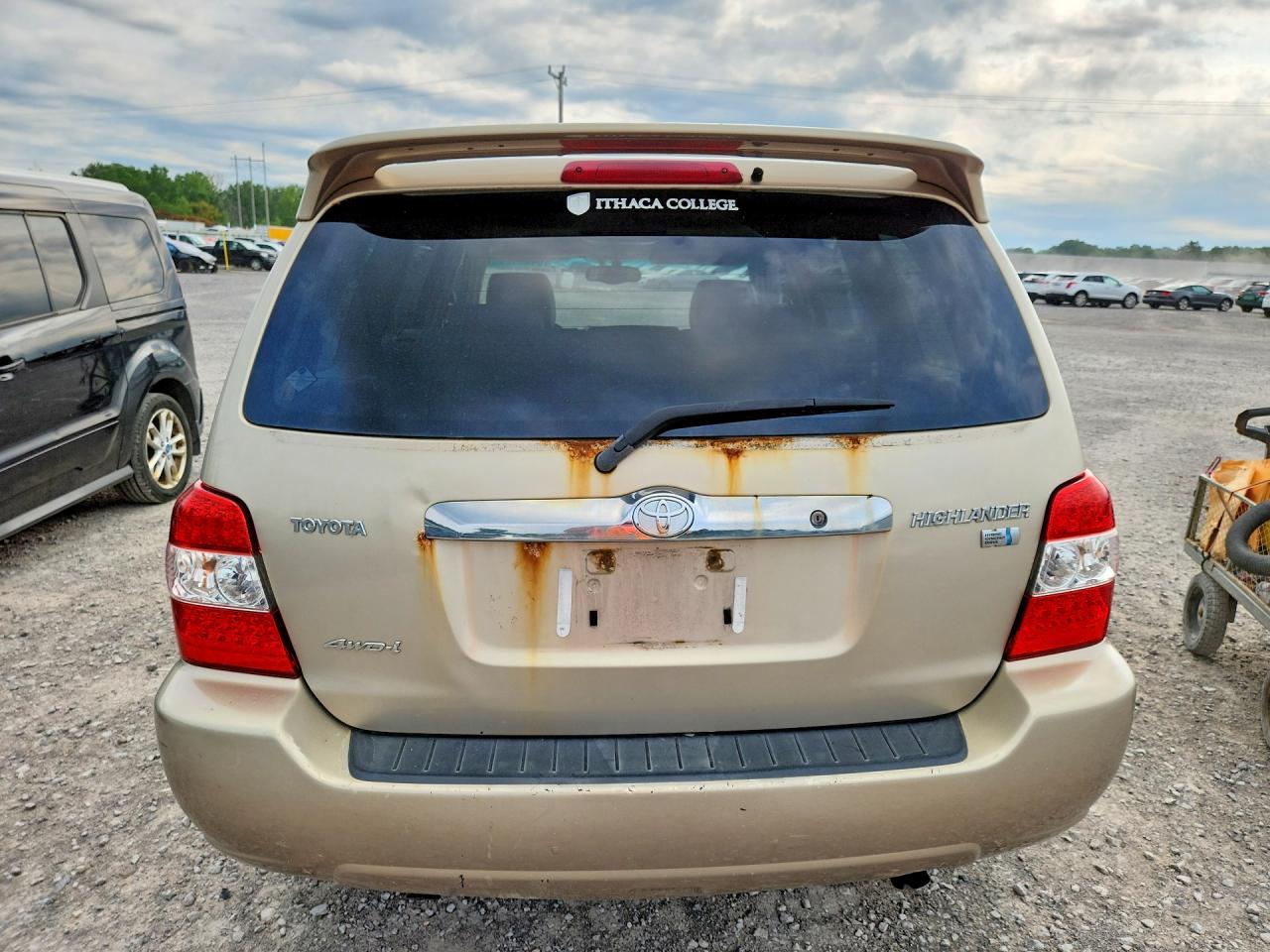 2006 Toyota Highlander Hybrid Gold vin: JTEEW21A460006749