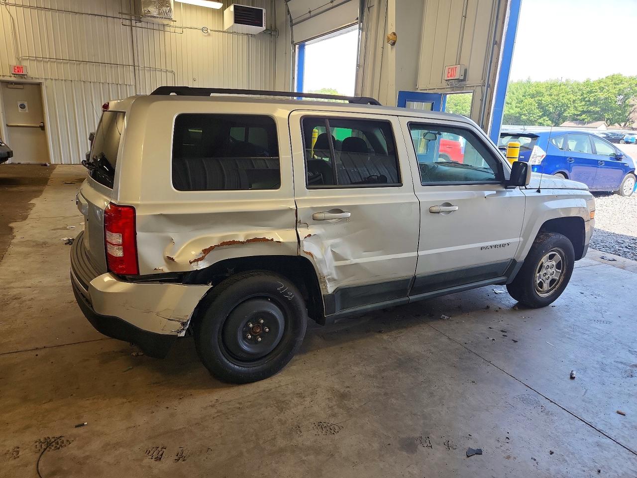 2011 Jeep Patriot Sport Silver vin: 1J4NF1GB9BD258587