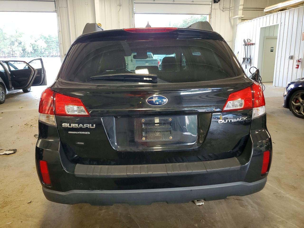 2011 Subaru Outback 2.5i Limited Black vin: 4S4BRCKC1B3435114