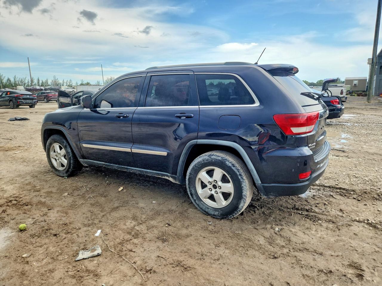 2011 Jeep Grand Cherokee Laredo Blue vin: 1J4RR4GG2BC540873