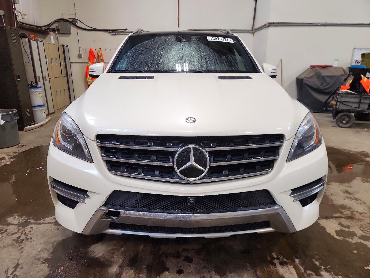 2014 Mercedes-benz Ml 550 4matic Белый vin: 4JGDA7DB6EA400578