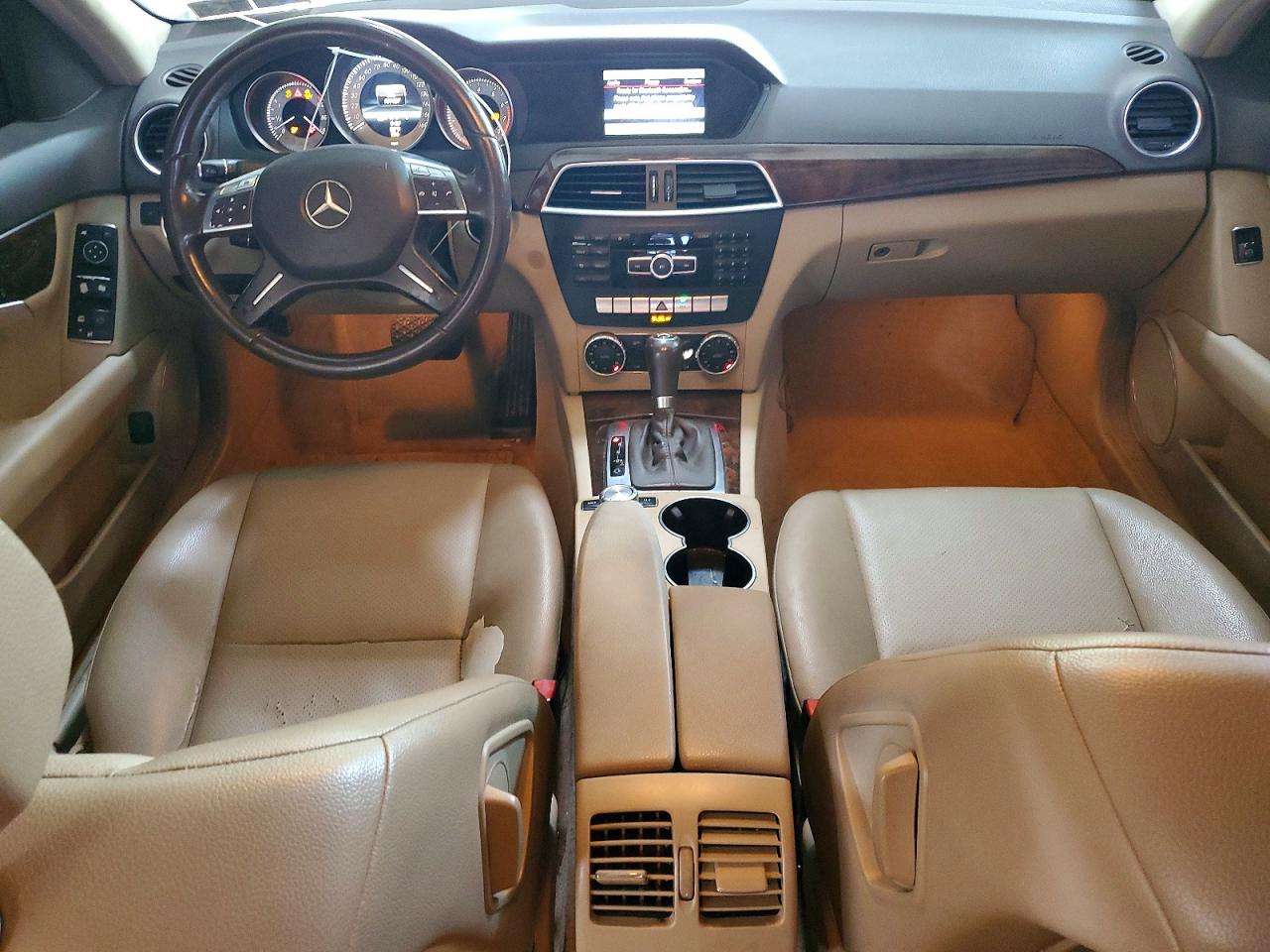 2013 Mercedes-benz C 300 4matic White vin: WDDGF8AB0DA857789