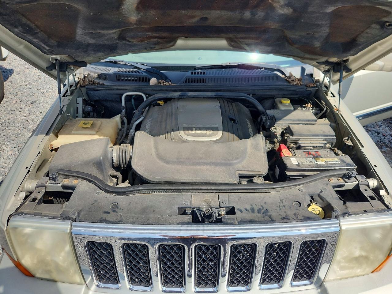 2008 Jeep Commander Overland Silver vin: 1J8HG68218C214960