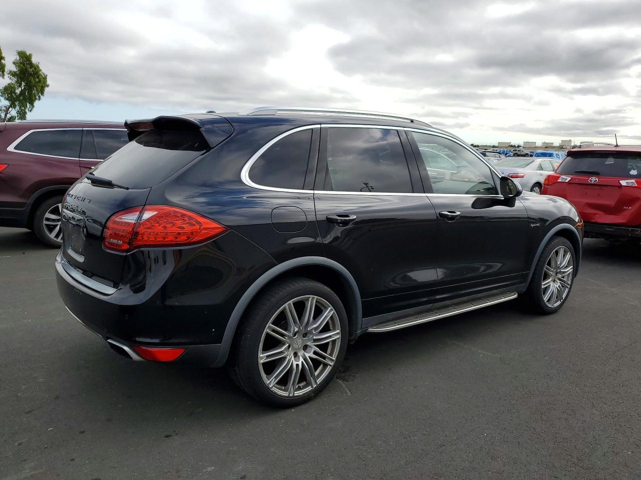 2011 Porsche Cayenne S Hybrid Black vin: WP1AE2A24BLA92733