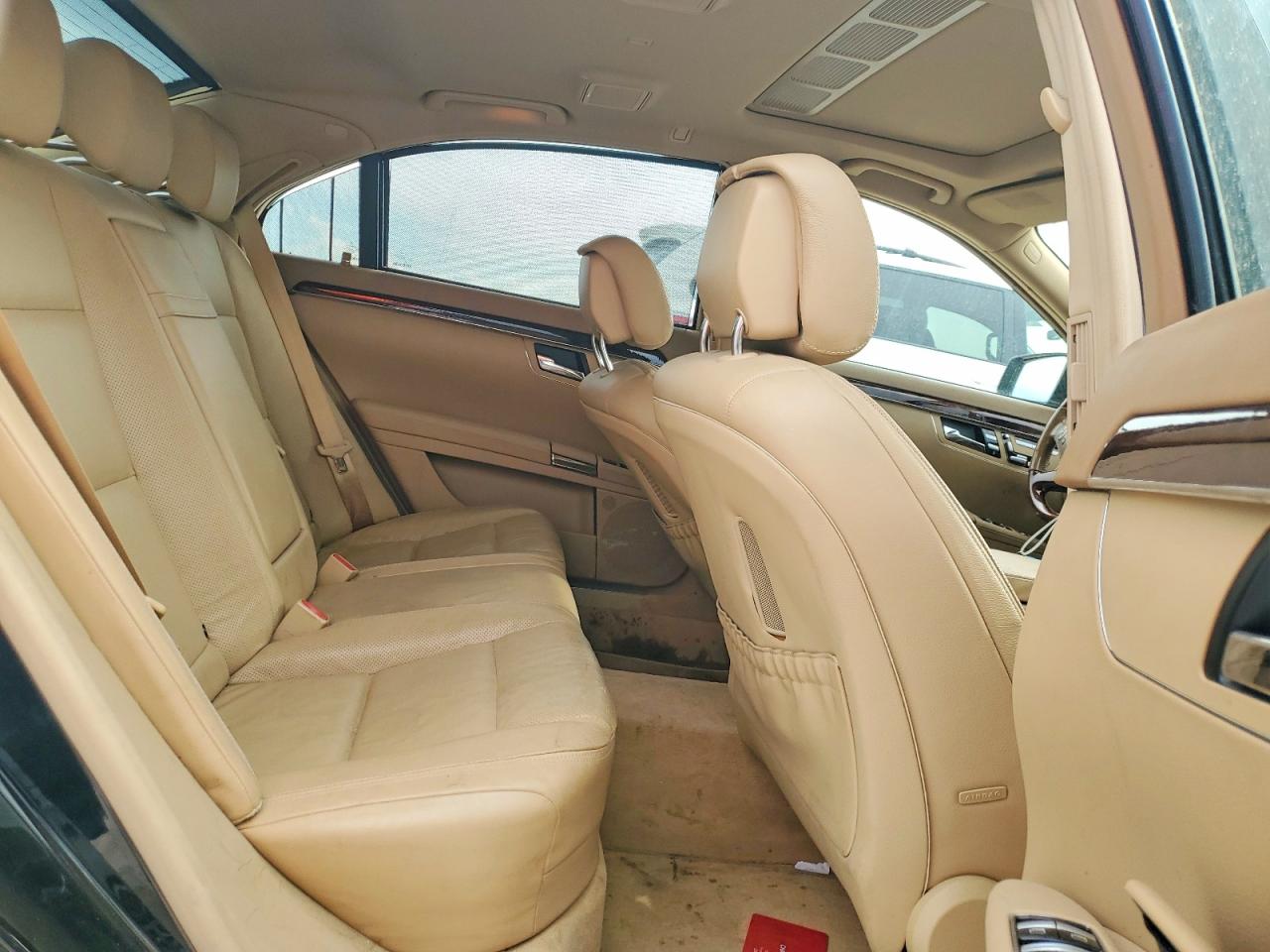2010 Mercedes-benz S 550 Black vin: WDDNG7BB9AA313154