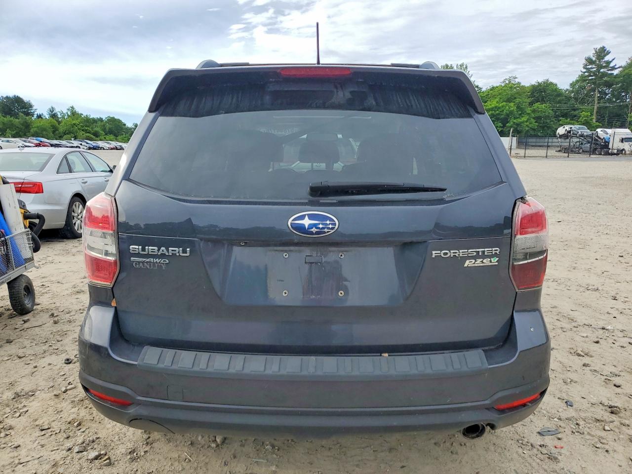 2015 Subaru Forester 2.5i Limited Gray vin: JF2SJAHC5FH822704
