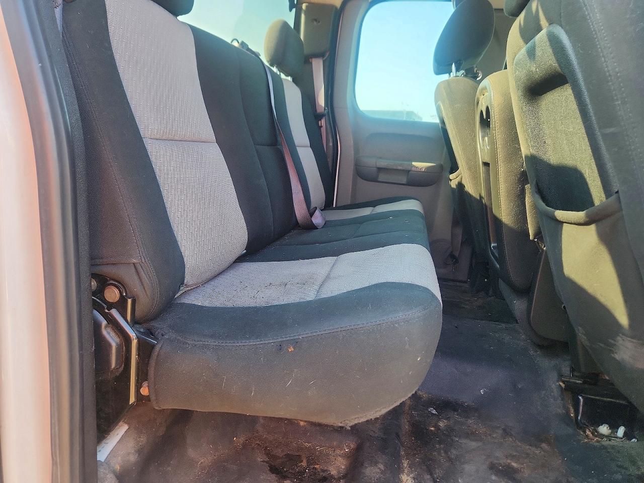 2011 Chevrolet Silverado K2500 Heavy Duty White vin: 1GC2KVCG5BZ258229