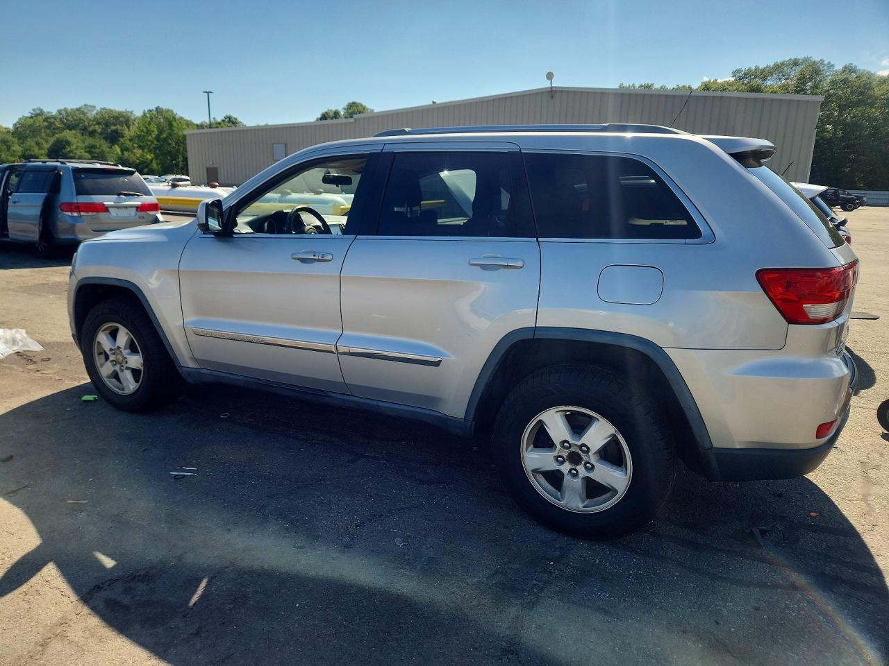 2011 Jeep Grand Cherokee Laredo Silver vin: 1J4RR4GGXBC551491