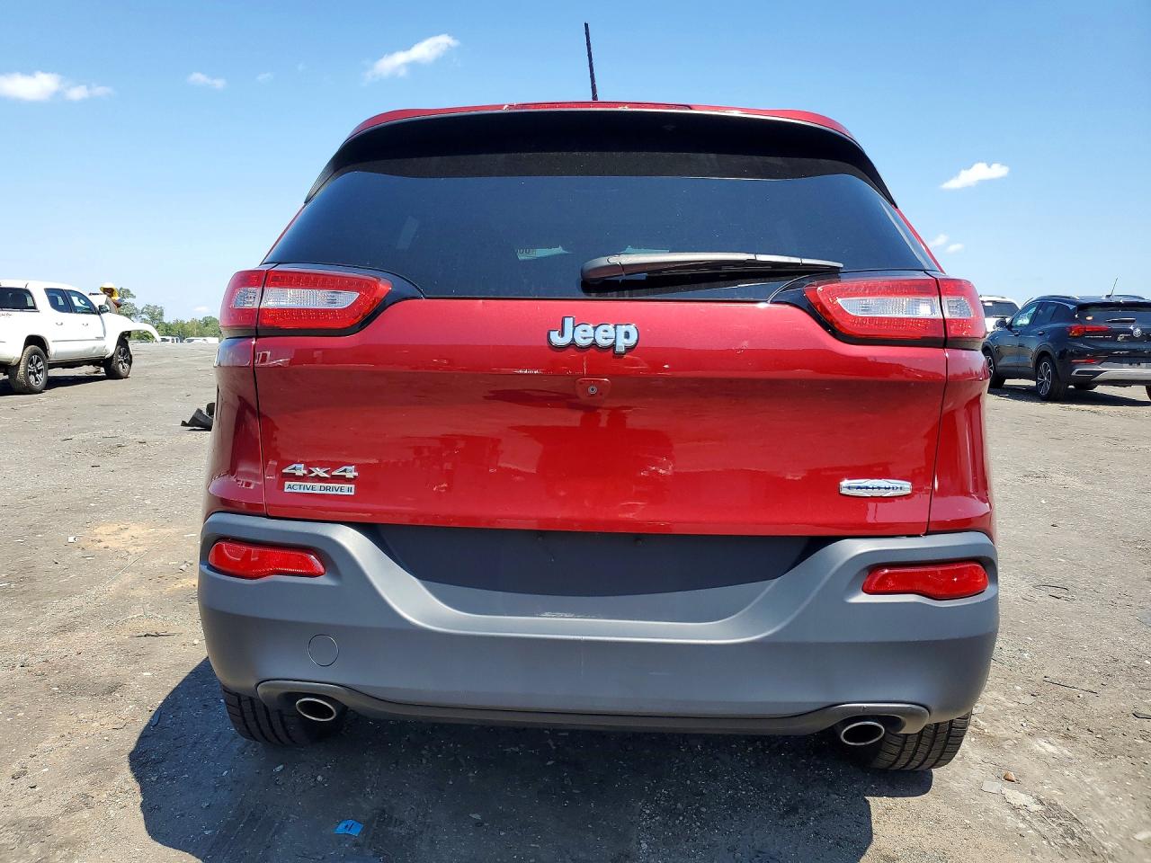 2014 Jeep Cherokee Latitude Red vin: 1C4PJMCS9EW196847