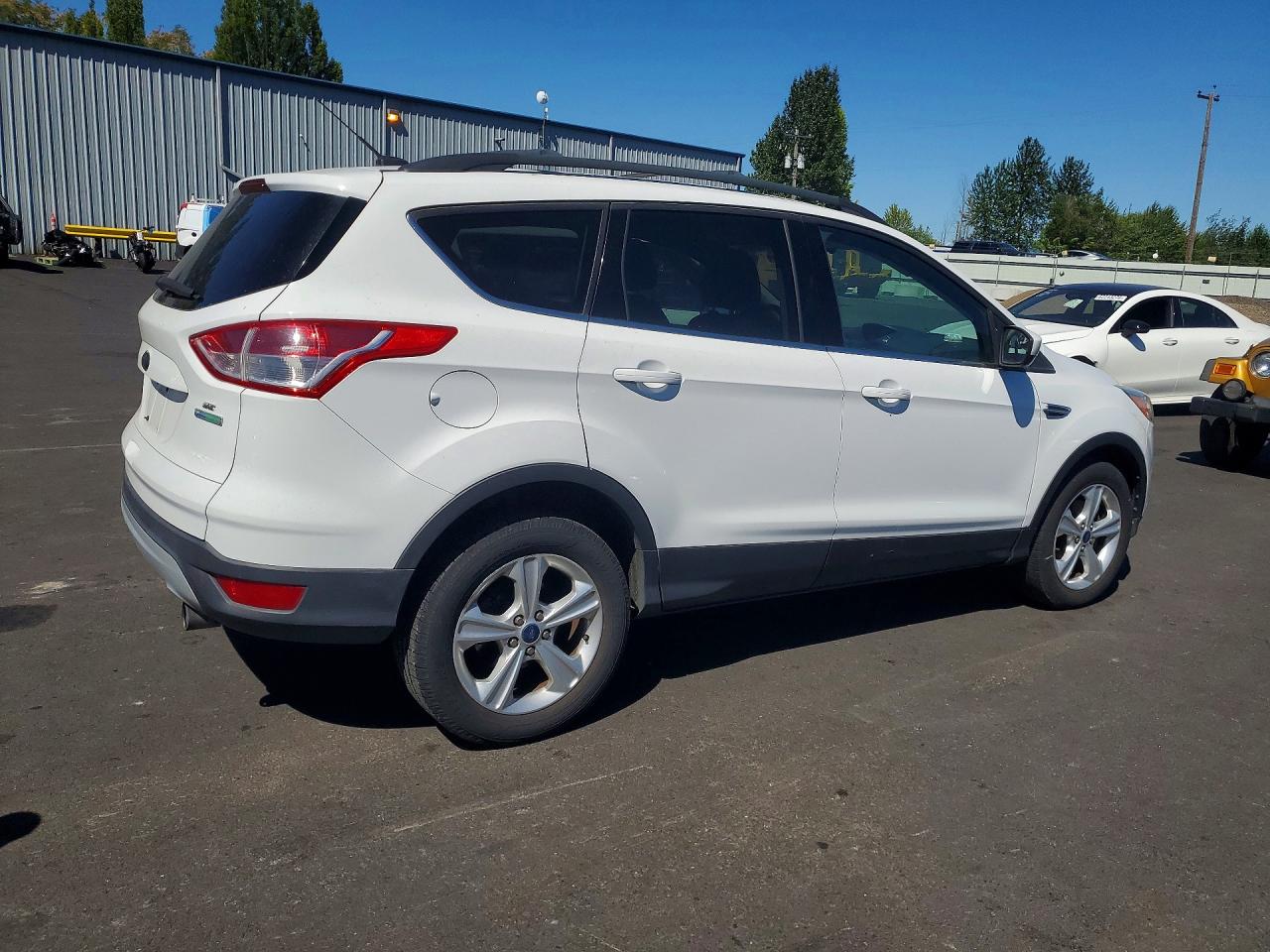 2013 Ford Escape Se Белый vin: 1FMCU0GX6DUC56481