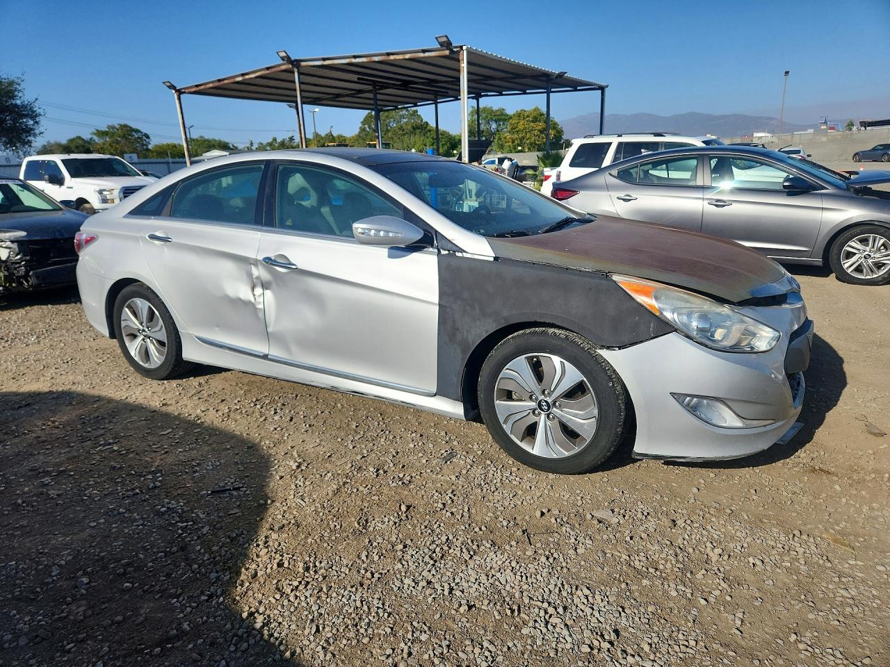 2014 Hyundai Sonata Hybrid Silver vin: KMHEC4A46EA111283