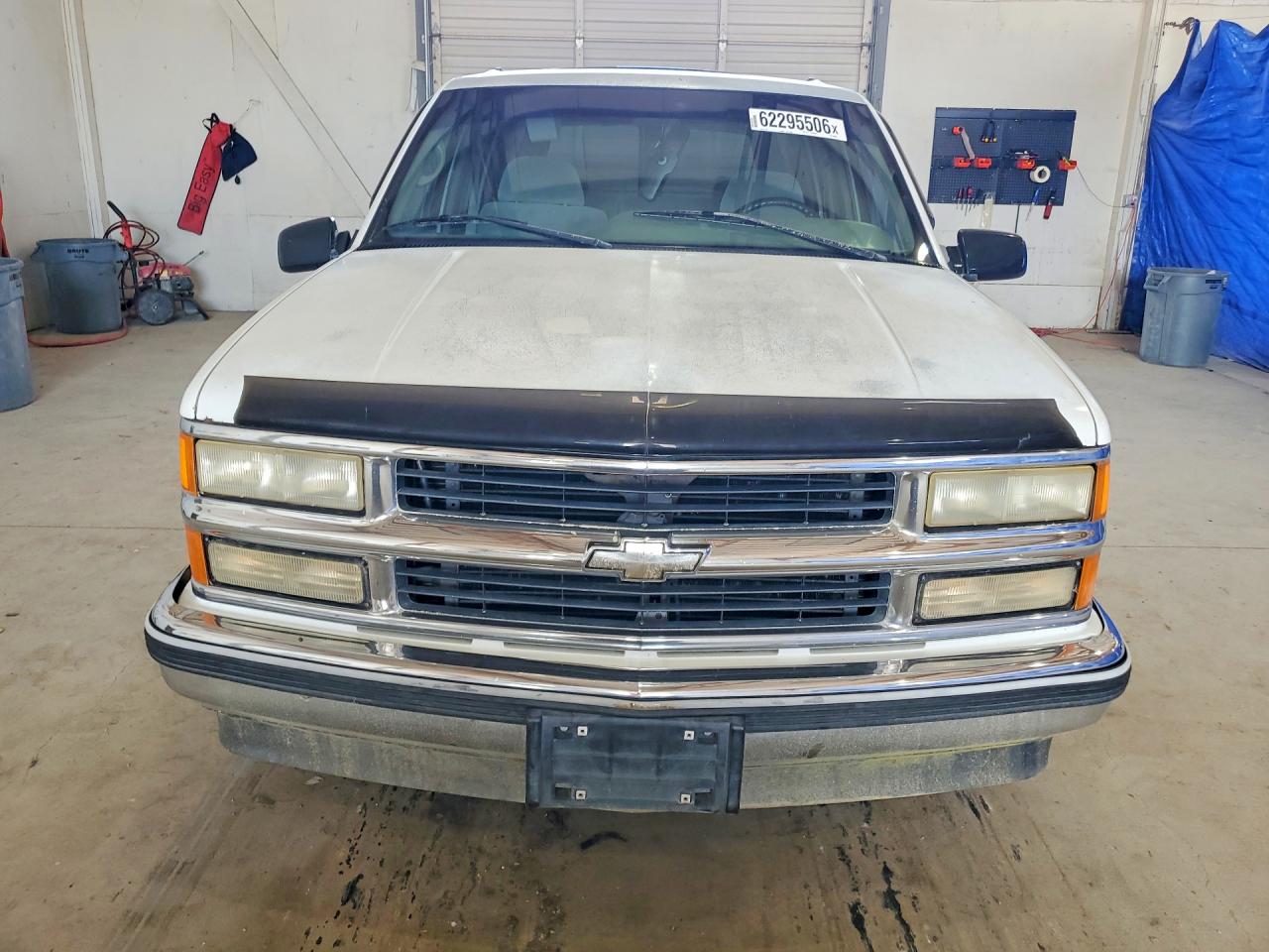 1996 Chevrolet Tahoe C1500 White vin: 1GNEC13R4TJ308646