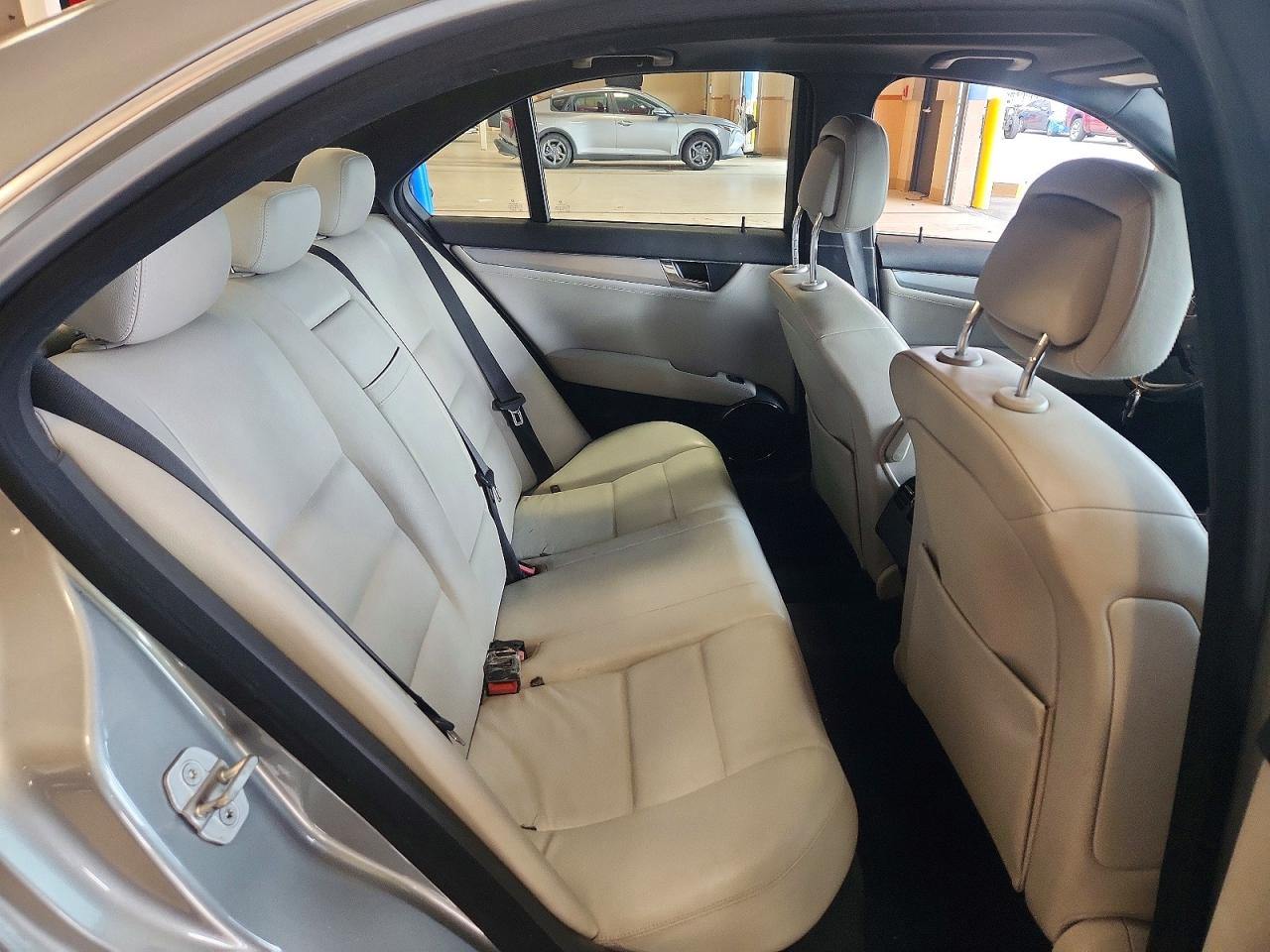 2009 Mercedes-benz C 300 4matic Gray vin: WDDGF81X39F235810