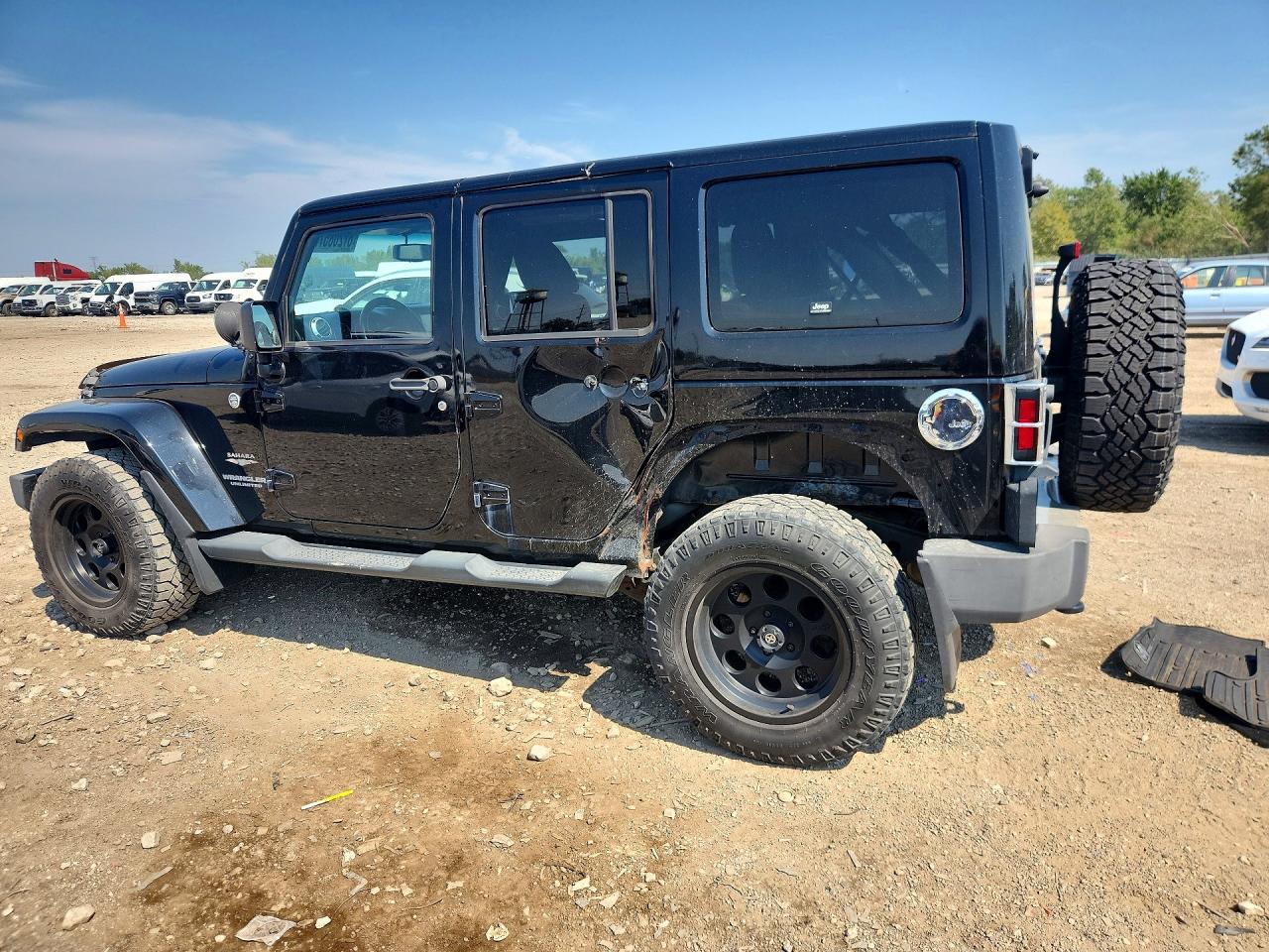 2013 Jeep Wrangler Unlimited Sahara Black vin: 1C4BJWEG2DL549704