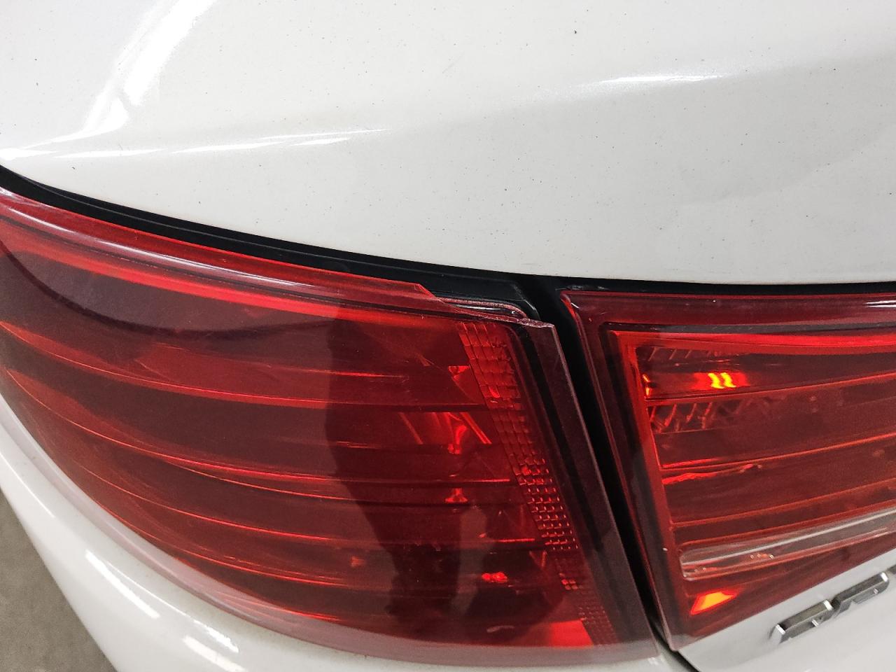 2012 Kia Optima Ex White vin: 5XXGN4A78CG007994 Damage: Left Tail Light, Cracked, Replacement Required
