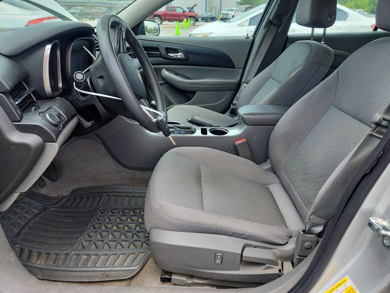2015 Chevrolet Malibu Ls Silver vin: 1G11B5SLXFF308312