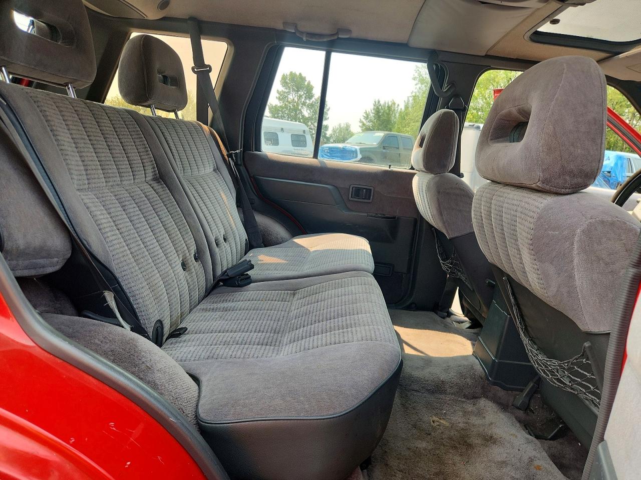 1993 Nissan Pathfinder Xe Red vin: JN8HD17Y5PW302260