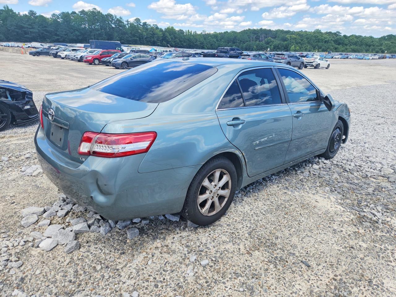 2011 Toyota Camry Le Blue vin: 4T4BF3EK1BR089125
